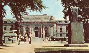 Postcard View of Bancroft Hall at US Naval Academy in Annapolis, MD.  L3