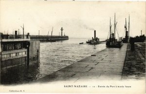 CPA St-NAZAIRE - Entrée du Port a marée haute (222990)