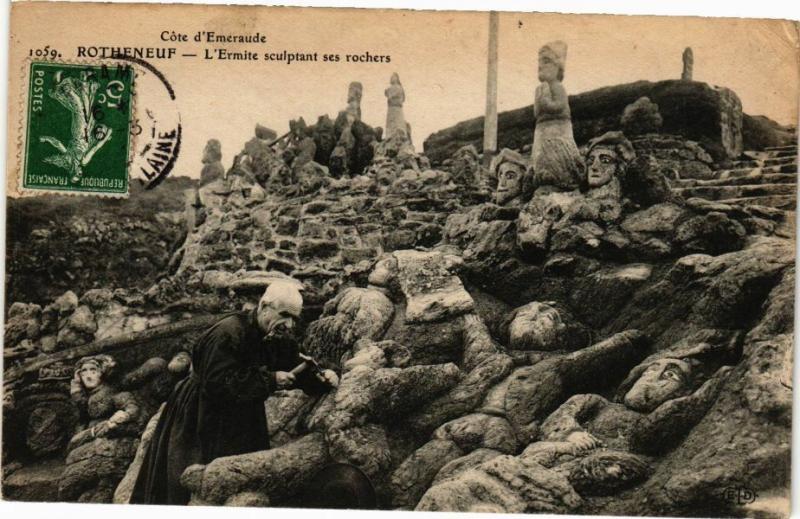 CPA Cote-d'Eméraude - ROTHÉNEUF - L'Ermite sculptant ses rochers (226895)