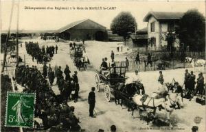 CPA AK la Gare de MAILLY-le-CAMP Débarquement dun Régiment (860486)