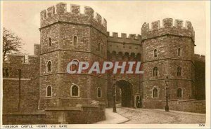 Modern Postcard Windsor Castle Henry III gate