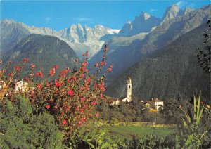 B110282 Switzerland Soglio im Bergell mit Sciora, Piz Cengalo und Badile