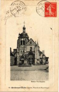 CPA ARCIS-sur-AUBE - Eglise place de la republique (197190)