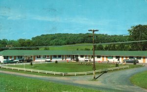 Vintage Postcard 1960's Motel Oakland 3rd Street US Route 219 Oakland Maryland