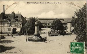 CPA TROYES - Entrée de l'Avenue de la Gare (350863)