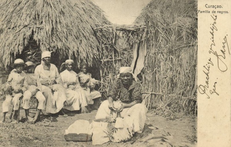 curacao, D.W.I., Familia de Negros (1910s) Postcard