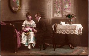 Victorian Romantic Couple Vintage RPPC C007