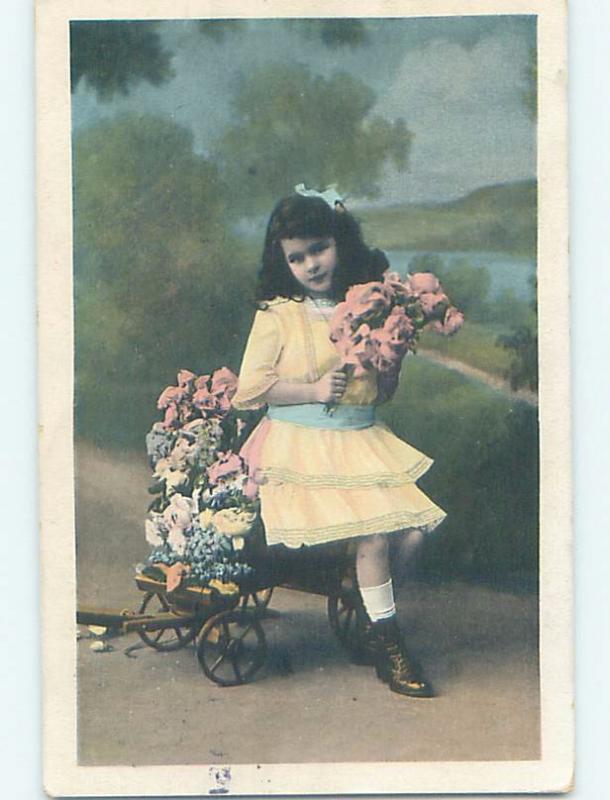 Pre-Linen PRETTY GIRL WITH ROSE FLOWERS SITTING ON ANTIQUE TOY WAGON HL5576