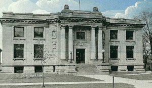 Postcard View of Public Library in Clinton, IA.           Q7