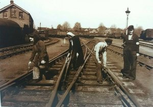 Women Doing Essential Repairs to Railway Track 1943 WW2 Repro Postcard