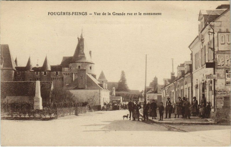 CPA FOUGERES Feings-Vue de la Grande rue et lemonument (127964)