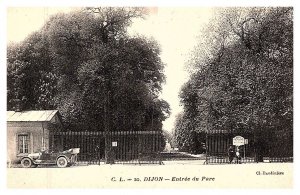Dijon, Entree du Pare , antique car in front