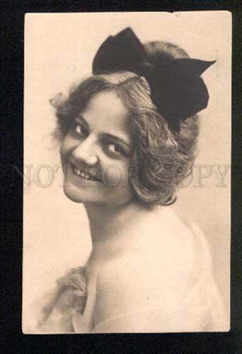 3047271 Semi-Nude Lady w/ Bow in Hair vintage PHOTO