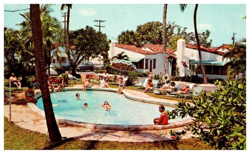 Florida  Riviera Beach ,  Spanish Courts Cottages , Poolside