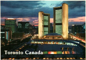 CONTINENTAL SIZE POSTCARD CITY HALL & NATHAN PHILLIPS SQUARE TORONTO CANADA 1982