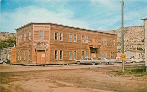 North Dakota Medora Rough Riders Hotel 1960s automobiles Postcard 22-9263