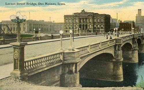 IA - Des Moines.  Locust Street Bridge