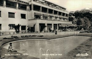 Spain Palma Mallorca Piscina Hotel La Cala RPPC 07.38