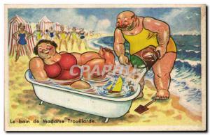 Humor - Illustration - The Bath of Madame - Old Postcard