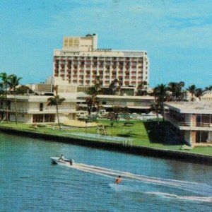 Vintage Hollywood-by-the-Sea, FLA. Postcards P47