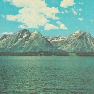 USA Teton Range Over Jackson Lake Wyoming Vintage Postcard 07.66