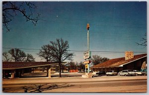 Vtg Gatesville Texas TX Chateau Ville Motor Hotel Motel 1970s View Postcard
