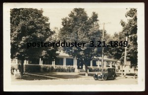 h3842 - WILMINGTON Vermont 1937 Childs Tavern. Old Car. Real Photo Postcard