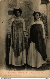 CPA AK Nossi Be- Femmes Malgaches coiffees a la mode MADAGASCAR (818989)