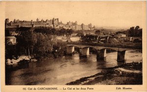 CPA Carcassonne La Cite et les deux Ponts FRANCE (1012795)