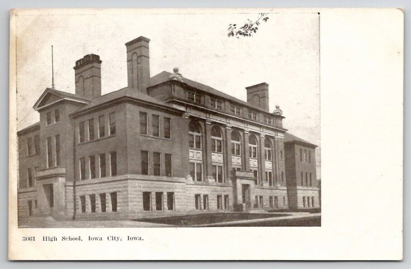 Iowa City High School Building c1910 Postcard V28