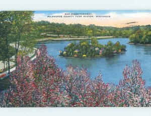 Linen POSTCARD FROM Milwaukee Wisconsin WI HM9814