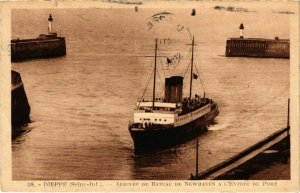 CPA DIEPPE - Arrivée du Bateau de Newhaven a L'Entrée du Port (105264)