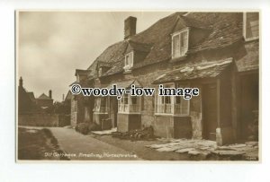 aj0225 - The Cottages , Broadway , Worcestershire - postcard