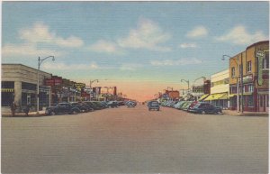 Broadway looking West , HOBBS , New Mexico , 30-40s ; Drug Store