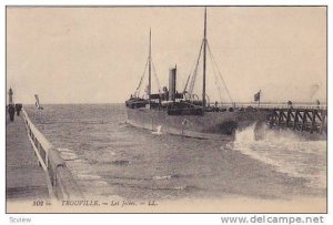 Steamer, Les Jetees, Trouville (Calvados), France, 1900-1910s