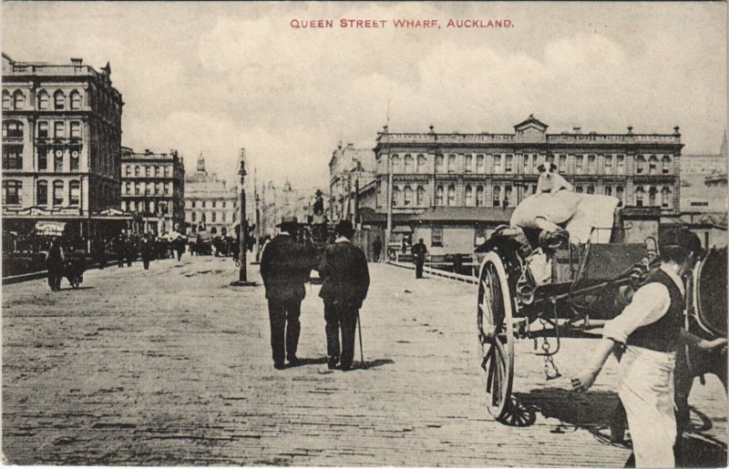 PC NEW ZEALAND, QUEEN STREET WHARF, AUCKLAND, Vintage Postcard (B41566)