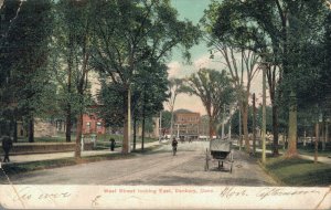 USA West Street Looking East Danbury Connecticut 06.44