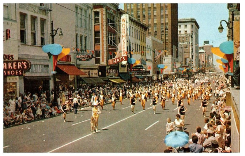 Cotton Carnival Parade in Memphis, Tennessee Postcard