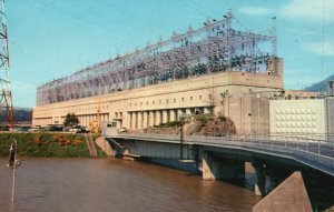 Vintage Postcard Bonneville Dam Oregon & Washington Powerhouse Navigation Canal