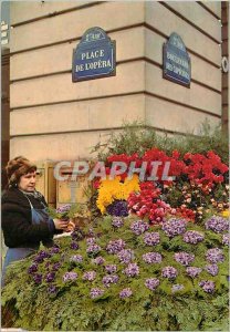 Modern Postcard Paris A Merchant flowers on the Place de l'Opera