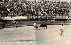 RPPC CORRIDA DE TOROS Mexico DF Bullfighter Toreador ca 1930s Vintage Postcard