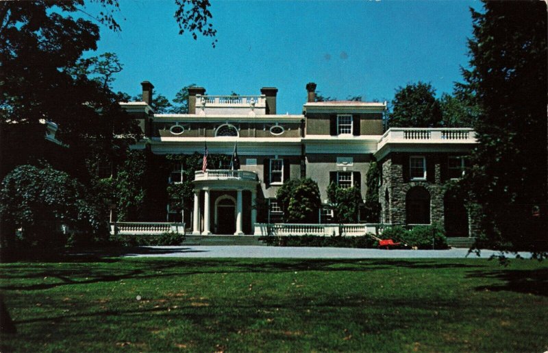 President Franklin D. Roosevelt Home Hyde Park, New York Postcard 10C1-423