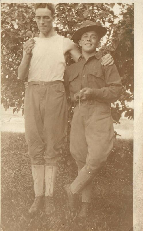 US WWI SOLDIERS HUG ANTIQUE REAL PHOTO POSTCARD RPPC