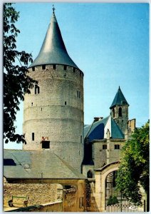 Postcard - L'entrée du château, le vieux donjon du XIe siècle - France