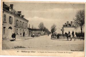 CPA SELLES-sur-CHER - Le Square de Centenaire et l'Avenue du Bourgean (208963)