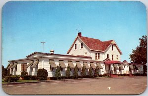 Somerset Hills New Jersey NJ, Far Hills Inn, Roadway, Trees & Bushes, Postcard