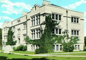 Vintage Taylor Hall, College of Wooster in Wooster, Ohio Postcard P5