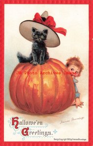 341767-Halloween, Gabriel No 120-2, Frances Brundage, Boy Sneaks up on Black Cat