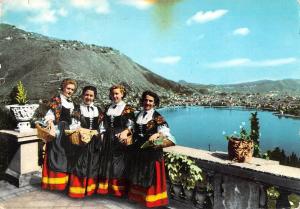 BT0146 Lago di como sorrisi di donne e sorriso di natura   Italy