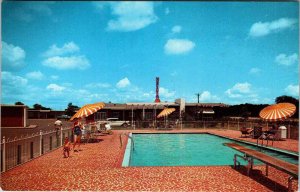 Postcard SWIMMING POOL SCENE Meridian Mississippi MS AL5575